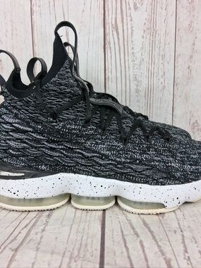 Nike LeBron 15 Ashes Basketball Sneakers Womens Size 8 Youth 6.5 Black Gray